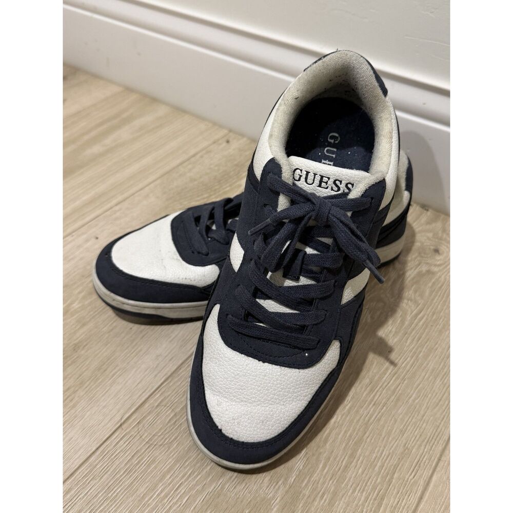 GUESS Teylar Colorblock Lace Up Fashion Sneakers Navy Blue White Men's Size 9